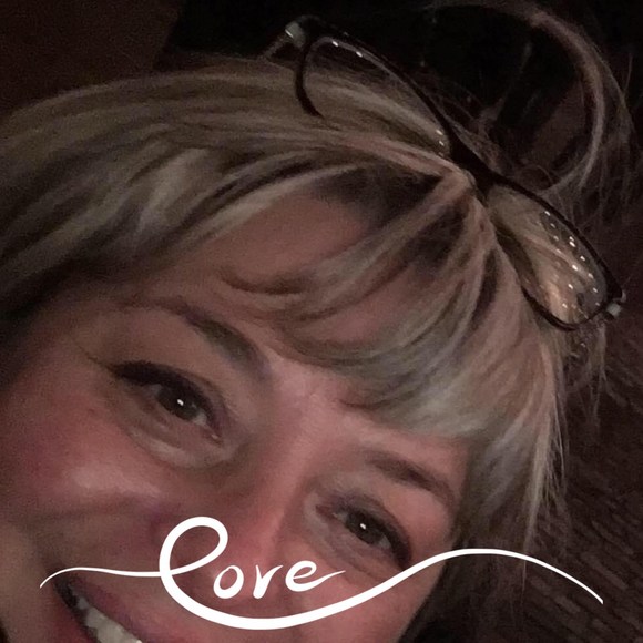 Meet your Posher, Litsa - Picture 1 of 1